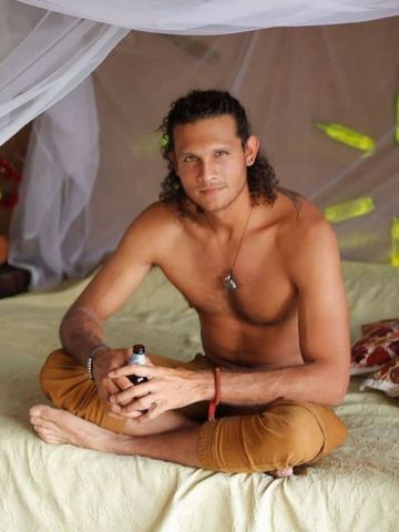 Guillermo Martínez 4